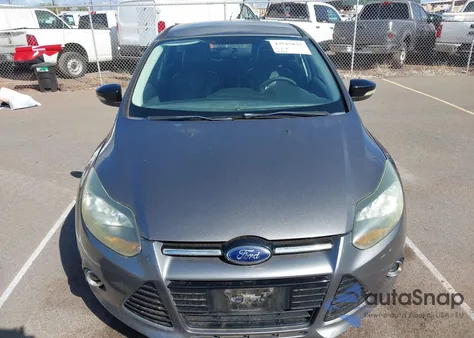 2013 Ford Focus Se z USA, uszkodzony, nr VIN 1FADP3K22DL210008